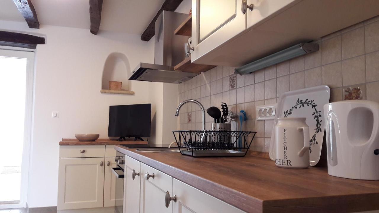 Apartment Nena- Apartman Sa Posebnim Ulazom U Prizemlju, Terasom I Zelenom Okucnicom Rakotule Exteriér fotografie