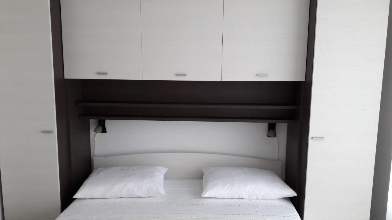 Apartment Nena- Apartman Sa Posebnim Ulazom U Prizemlju, Terasom I Zelenom Okucnicom Rakotule Exteriér fotografie