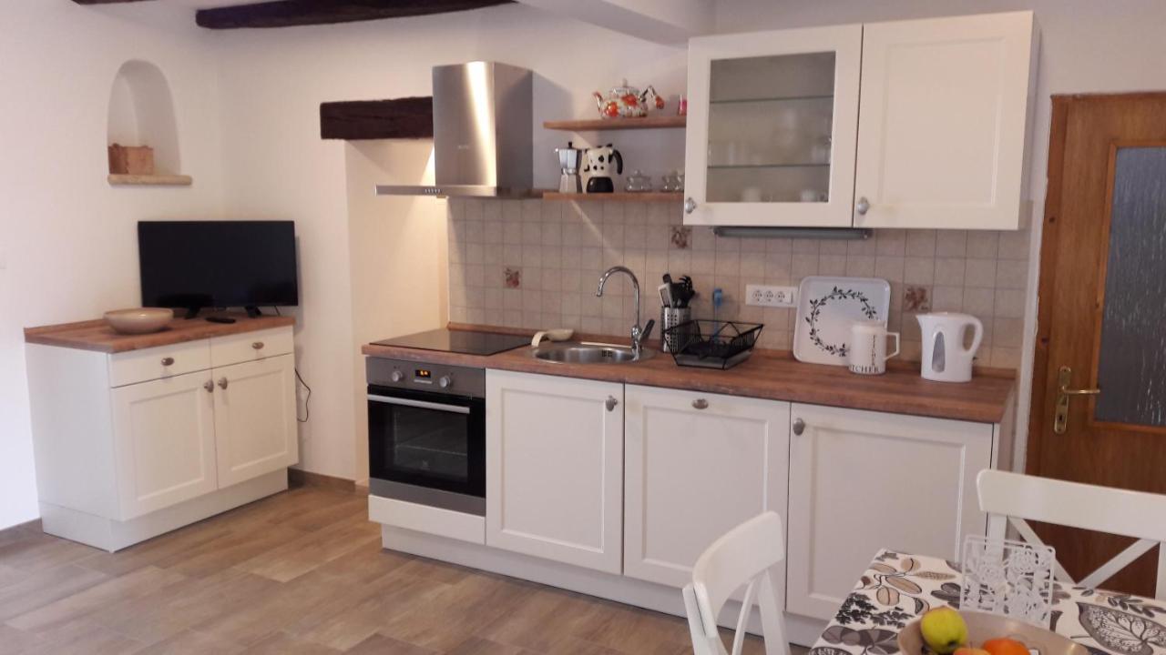 Apartment Nena- Apartman Sa Posebnim Ulazom U Prizemlju, Terasom I Zelenom Okucnicom Rakotule Exteriér fotografie